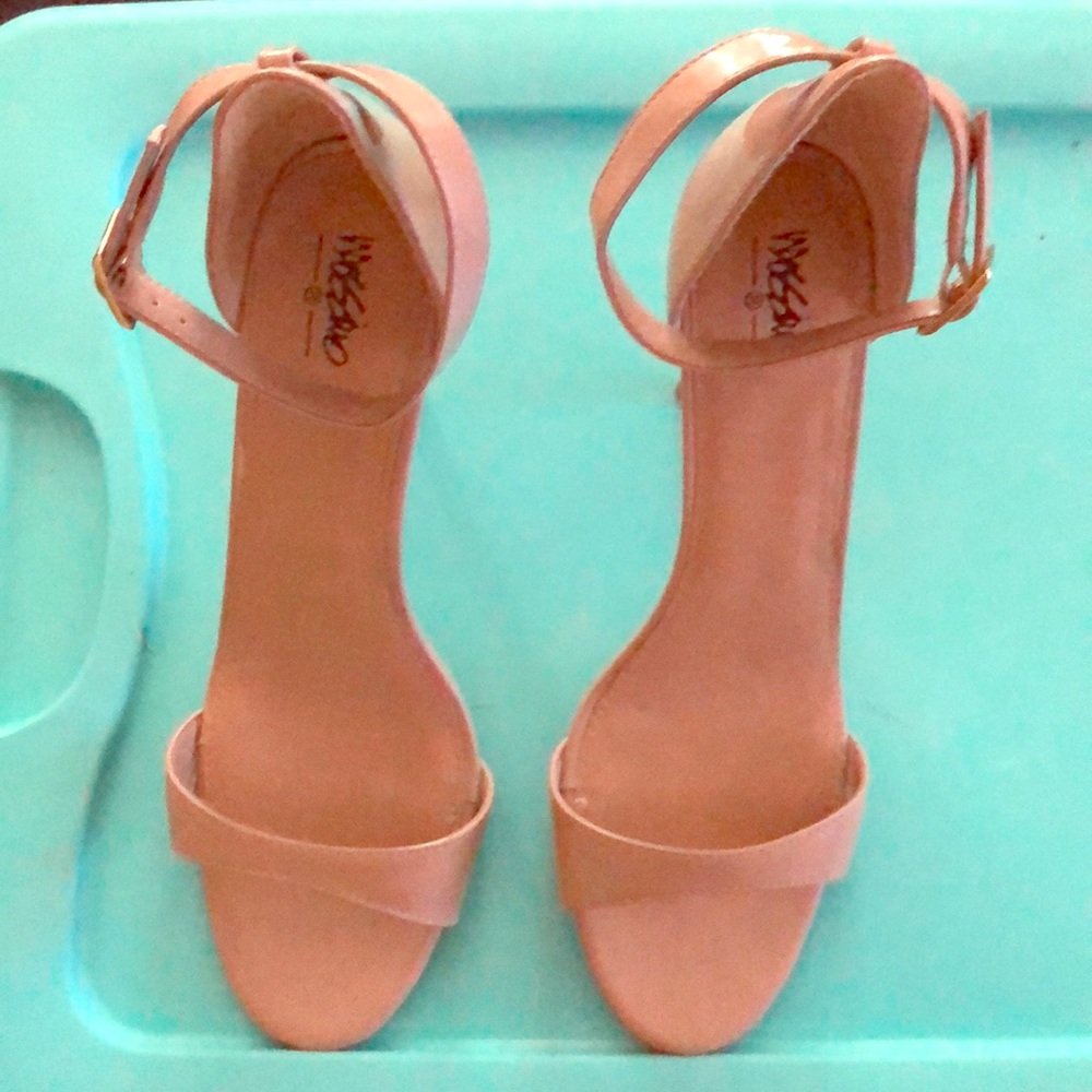 SIZE 11 MOSSIMO ANKLE STRAP SANDAL HEELS